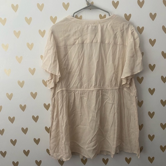 Torrid Textured Woven Flutter Sleeve Blouse - Picture 6 of 6